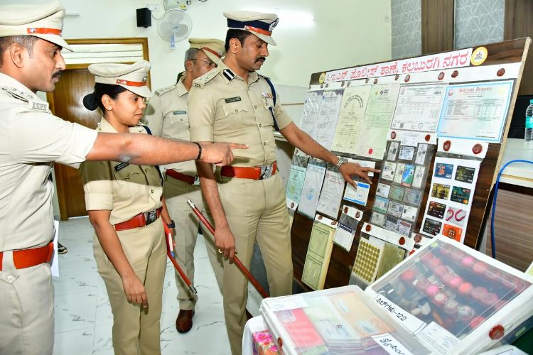 अशोका यूनिवर्सिटी का एसोसिएट प्रोफेसर दिल्ली से गिरफ्तार, ऑपरेशन सिंदूर पर की थी आपत्तिजनक टिप्पणी