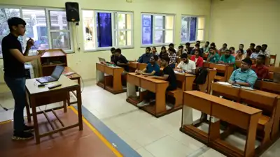 IIT और IIM के ऑनलाइन कौशल पाठ्यक्रमों में बढ़ रहा लोगों का रुझान, युवा पेशेवरों के नामांकन में तेजी